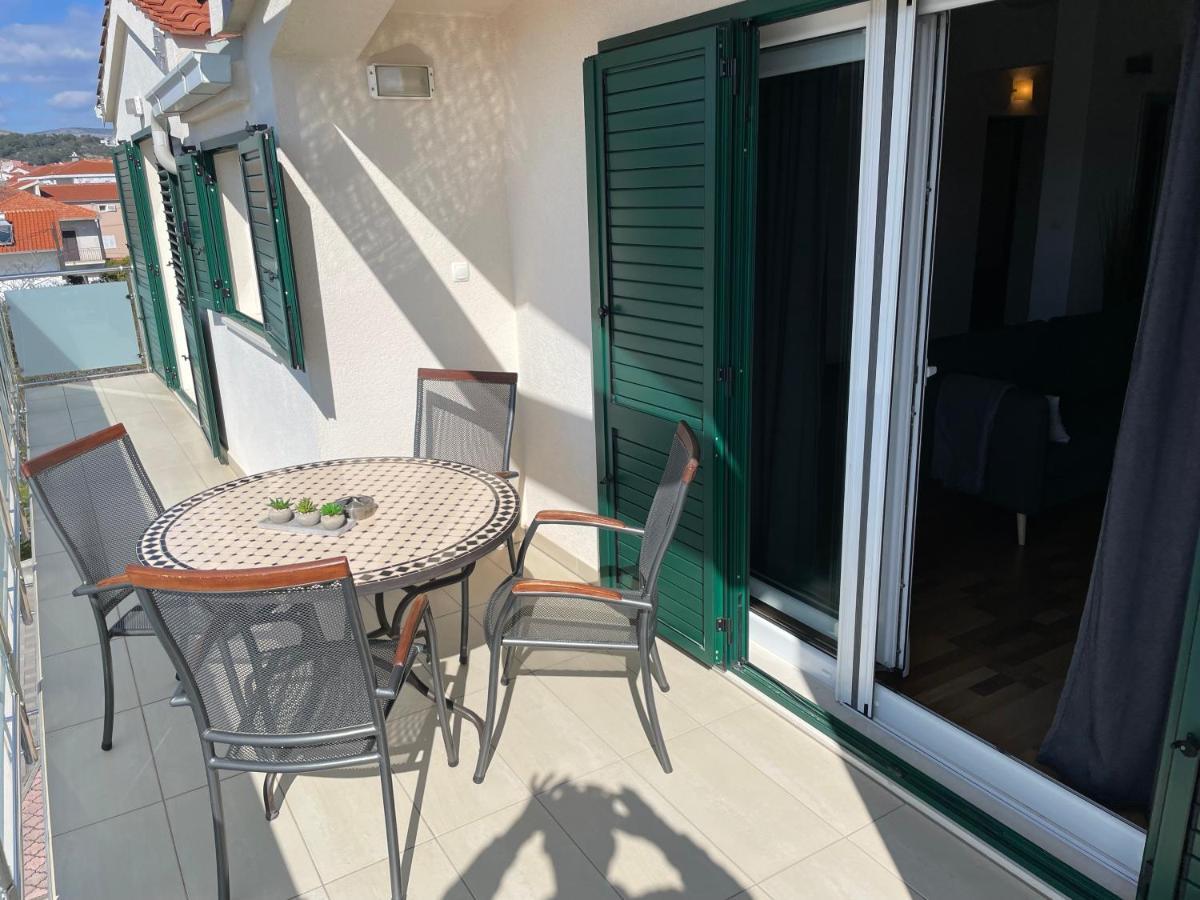 Apartments Cavar Trogir Eksteriør bilde