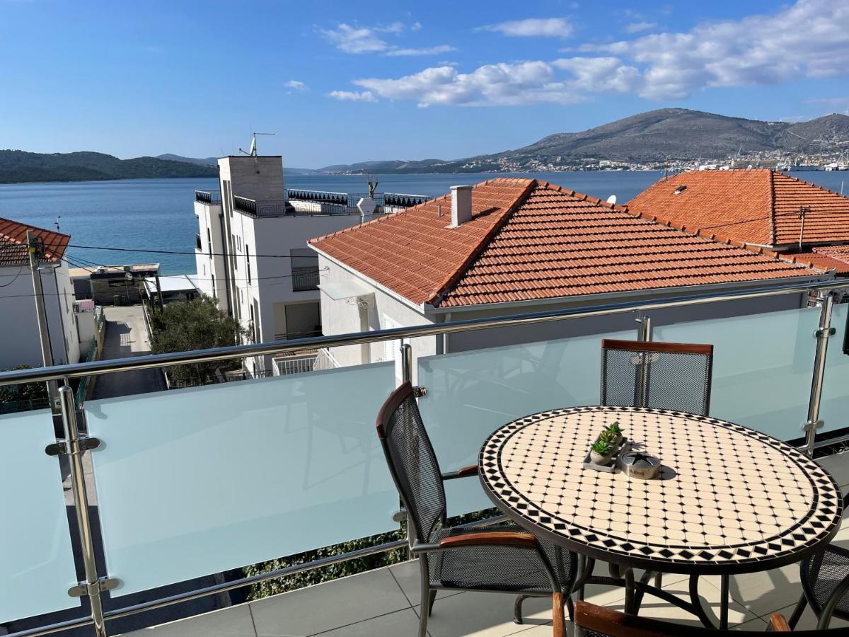 Apartments Cavar Trogir Eksteriør bilde
