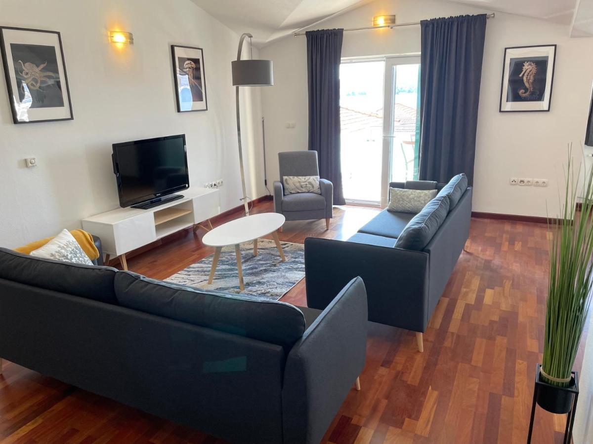 Apartments Cavar Trogir Eksteriør bilde