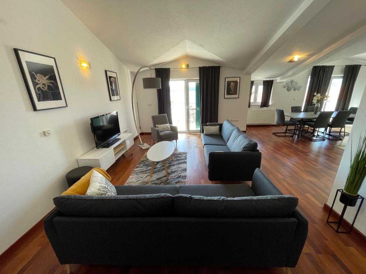 Apartments Cavar Trogir Eksteriør bilde