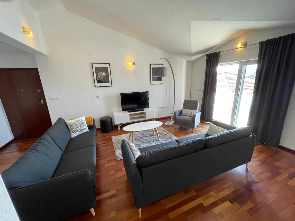 Apartments Cavar Trogir Eksteriør bilde