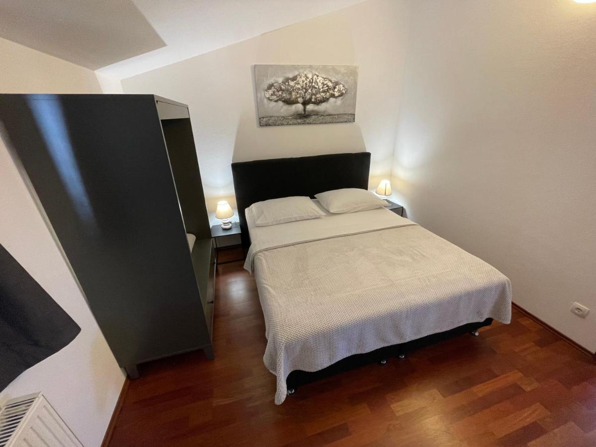 Apartments Cavar Trogir Eksteriør bilde