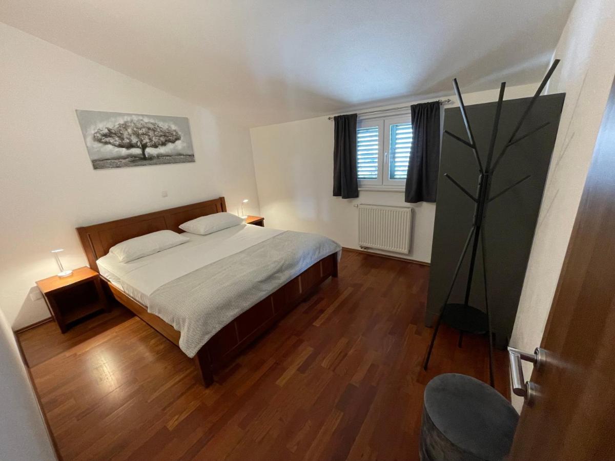 Apartments Cavar Trogir Eksteriør bilde