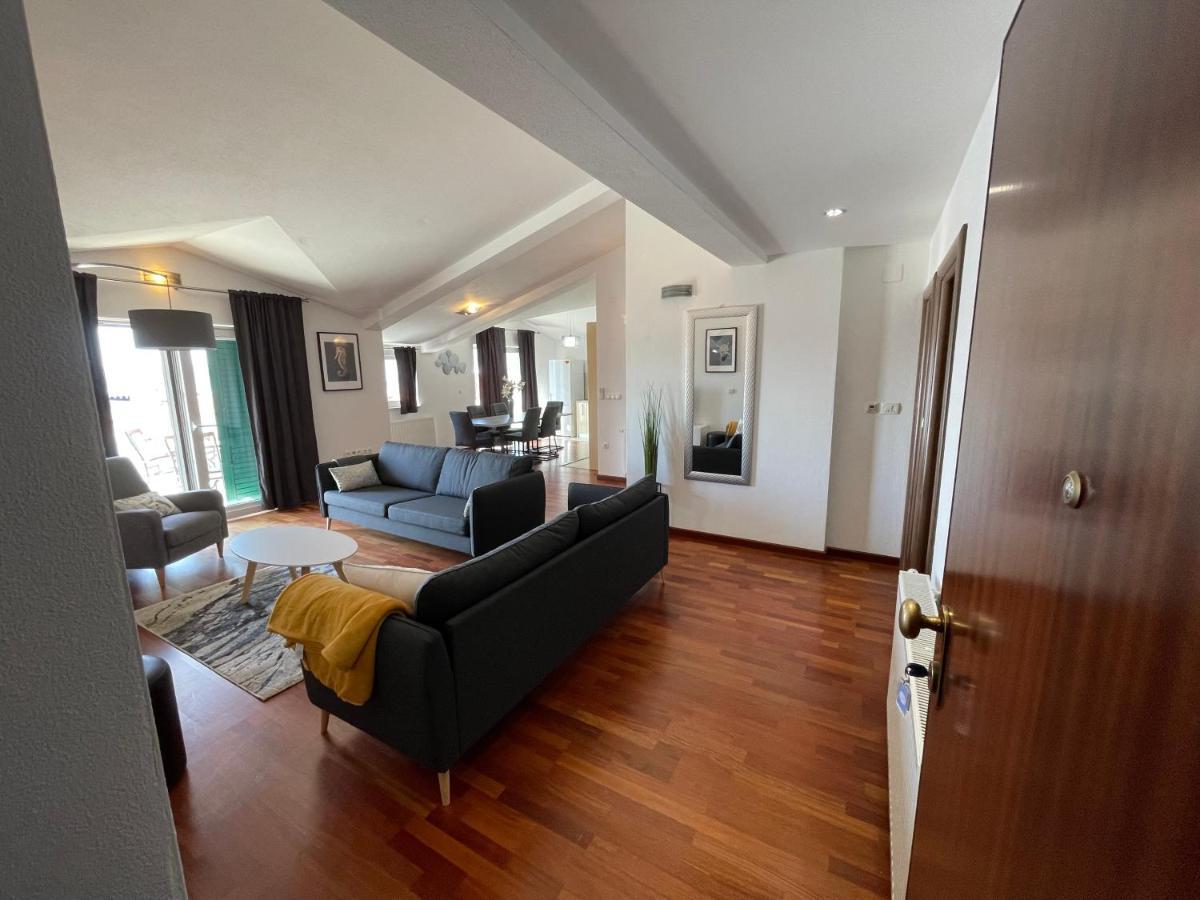 Apartments Cavar Trogir Eksteriør bilde
