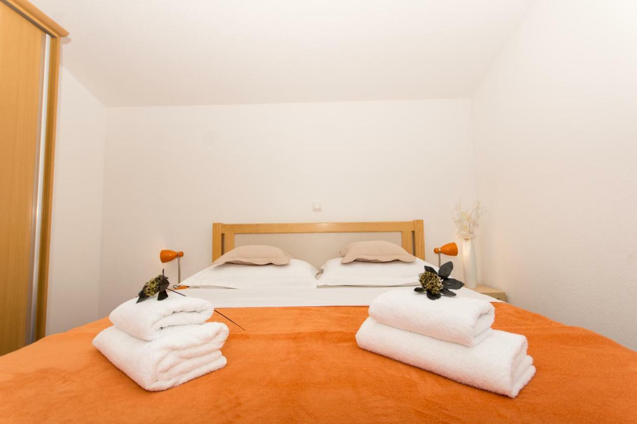 Apartments Cavar Trogir Eksteriør bilde