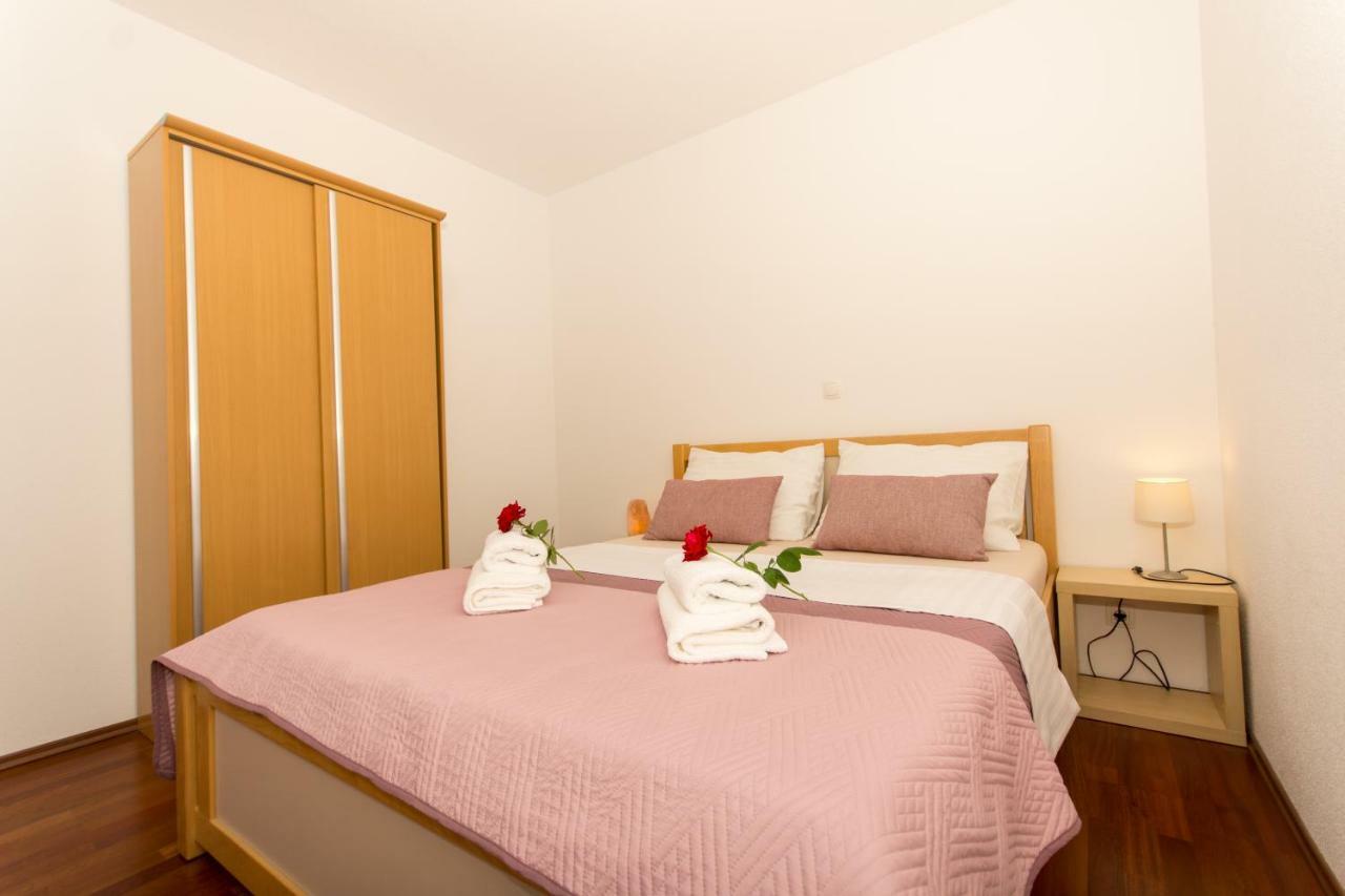 Apartments Cavar Trogir Eksteriør bilde