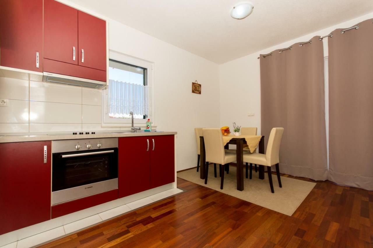 Apartments Cavar Trogir Eksteriør bilde