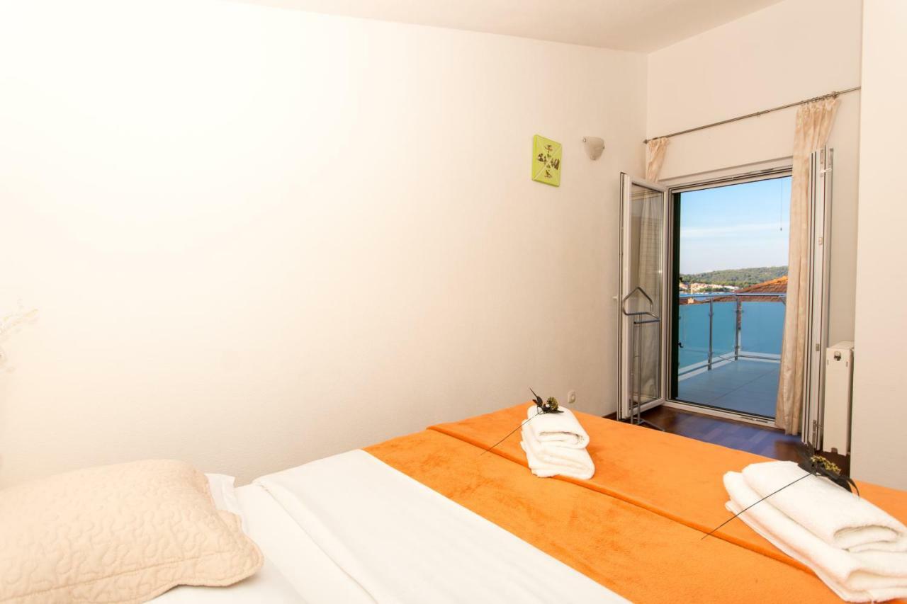 Apartments Cavar Trogir Eksteriør bilde