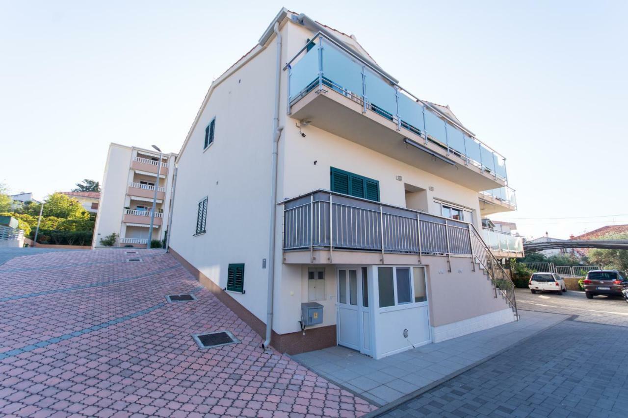 Apartments Cavar Trogir Eksteriør bilde