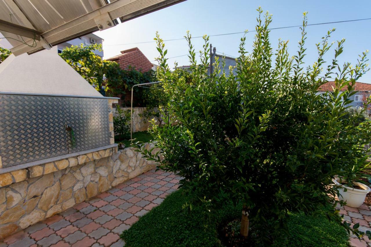 Apartments Cavar Trogir Eksteriør bilde